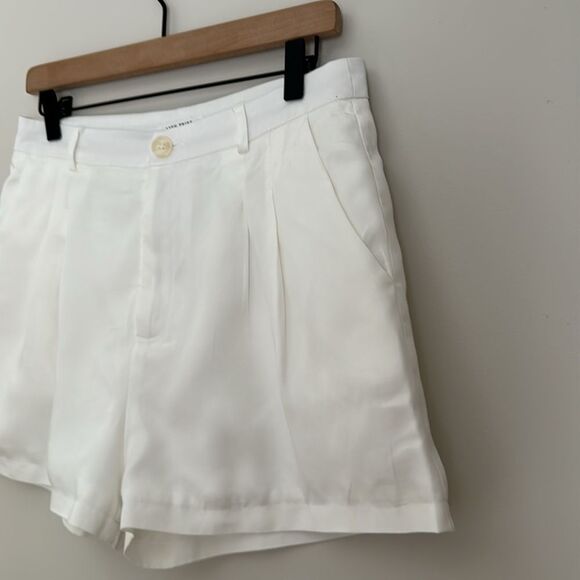 12th Tribe White Pleated High Waist Shorts Size L (Runs Smaller) - Picture 4 of 9